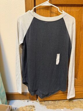 Women’s Long Sleeve Raglan Tee - Charcoal & Cream